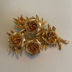Coro Gold Roses Vintage Brooch